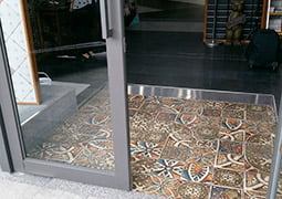 Entrada a la tienda